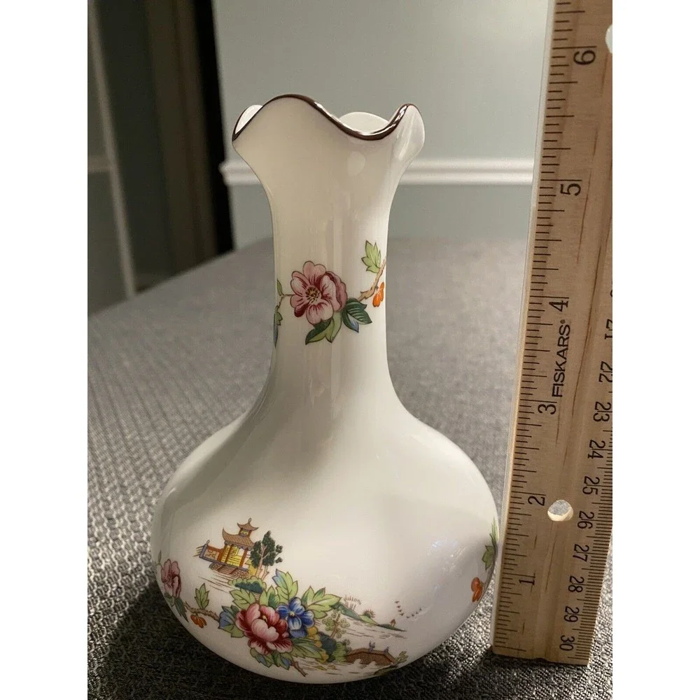 Vtg Crown  Staffordshire Bone China Pagoda Floral 5 7/8” Bud Vase England